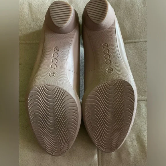 ** SOLD ELSEWHERE ** - Picture 3 of 6